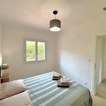 Les Orangers - Piscine 4 *