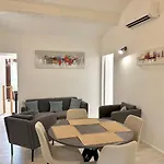 Vila Les Orangers - Piscine 4 *